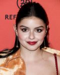 Ariel Winter Beautiful Cleavage