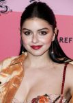 Ariel Winter Beautiful Cleavage