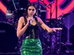Dua Lipa Sexy Legs On Stage