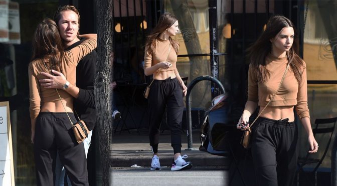 Emily Ratajkowski – Candids in Los Angeles