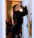 Hailee Steinfeld Black Dress