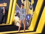 Hailee Steinfeld Sexy Long Legs