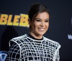 Hailee Steinfeld Sexy Long Legs