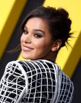Hailee Steinfeld Sexy Long Legs