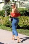 Iskra Lawrence Sexy Body