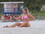 Iskra Lawrence Sexy Body In A Pink Bikini