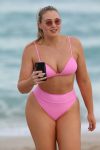 Iskra Lawrence Sexy Body In A Pink Bikini