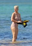 Katy Perry Sexy Body In A Swimsuit