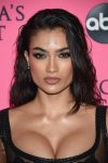 Kelly Gale Big Cleavage