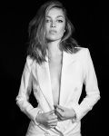 Lili Simmons Sexy Body