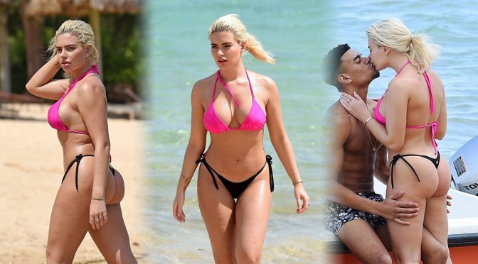 Megan Barton Hanson – Bikini Candids in Mauritius