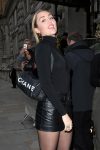 Miley Cyrus Sexy Braless Boobs