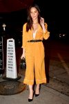 Olivia Munn Sexy Cleavage