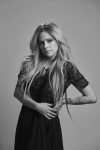 Avrile Lavigne Pretty For Guardian Photoshoot