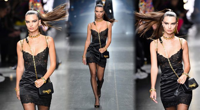 Emily Ratajkowski – Versace Fashion Show in Milan