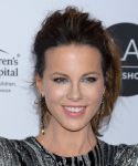 Kate Beckinsale Sexy Legs