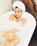 Kelly Brook In A Bathtub