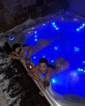 Kourtney Kardashian & Kendall Jenner Hot Tub
