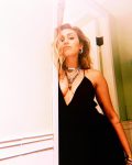 Miley Cyrus Sexy Boobs