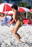 Padma Lakshmi Hot Body In A Bikini