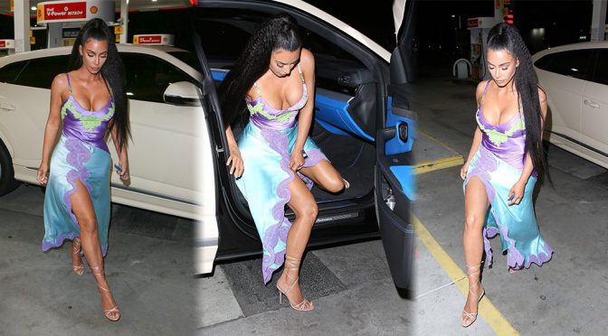 Kim Kardashian – Sexy Cleavage Candids in Newport Beach