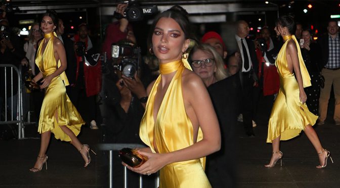 Emily Ratajkowski – Sexy Candids in New York