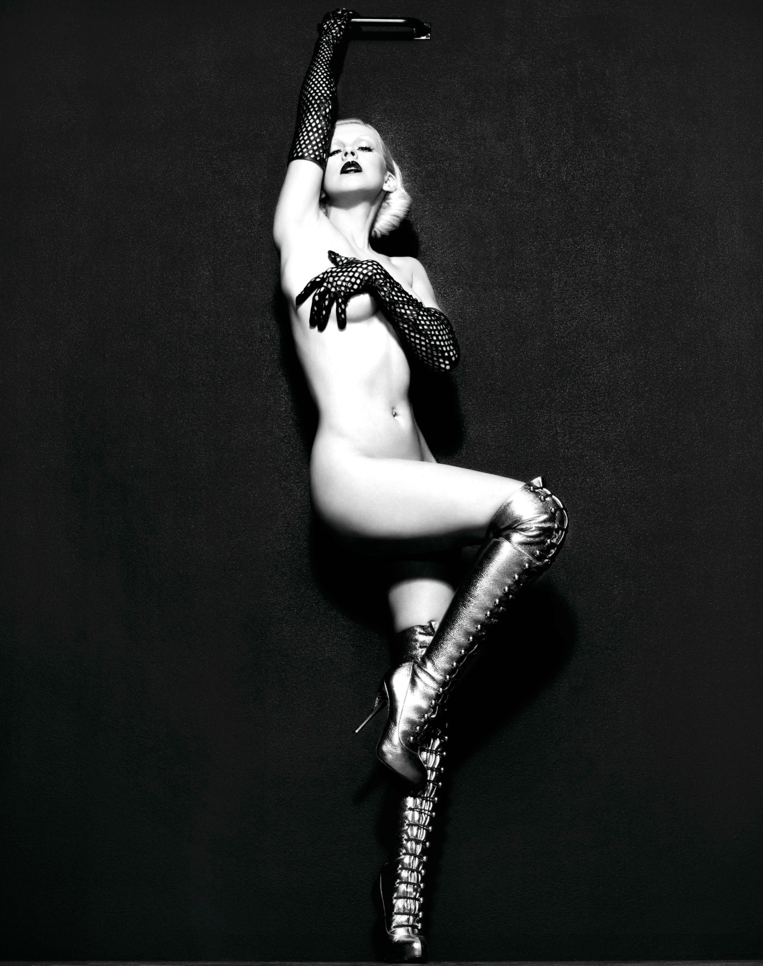 Christina Aguilera Sexy Naked Photoshoot.