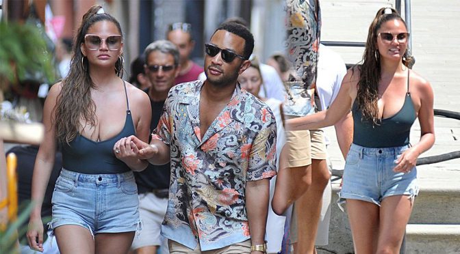 Chrissy Teigen – Sexy Braless Candids in Porto Venere