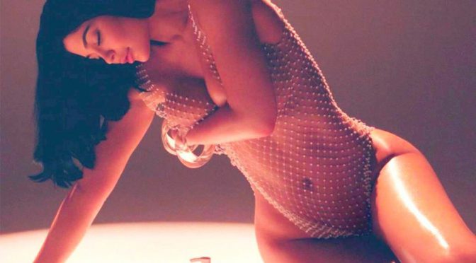 Kylie Jenner – Sexy Photoshoot