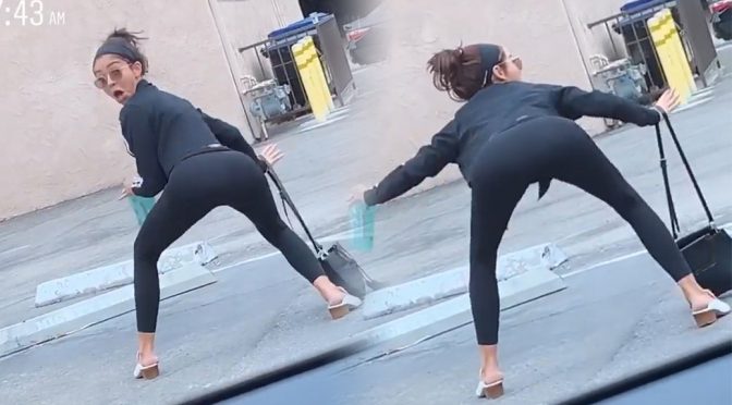 Sarah Hyland – Sexy Dance Video