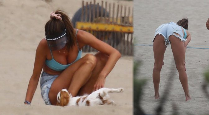 Alessandra Ambrosio – Sexy at at the Beach in Santa Monica