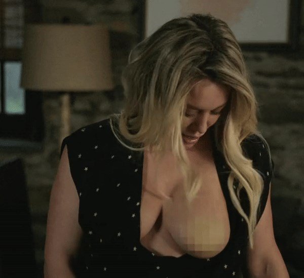 Hilary Duff Topless Censored.