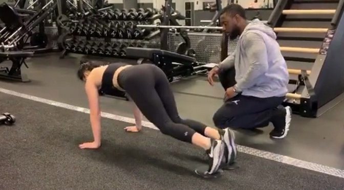 Ariel Winter – Sexy Workout in Gym