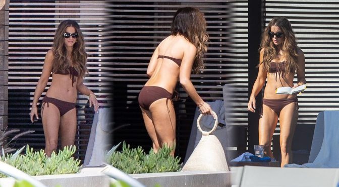 Kate Beckinsale – Sexy Bikini Candids in Los Cabos