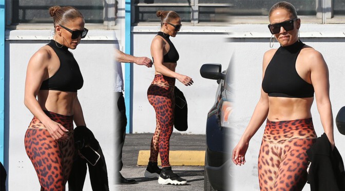 Jennifer Lopez Sexy Ass In Leggings
