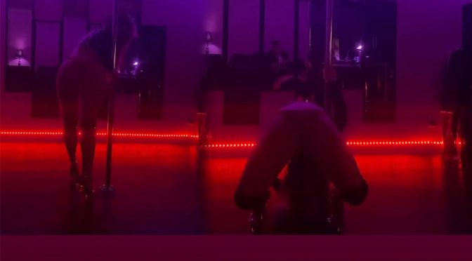 Joanna JoJo Levesque – Sexy Pole Dance Video