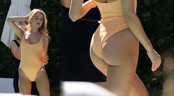 Kimberley Garner – Hot Ass in Sexy Swimsuit in Miami