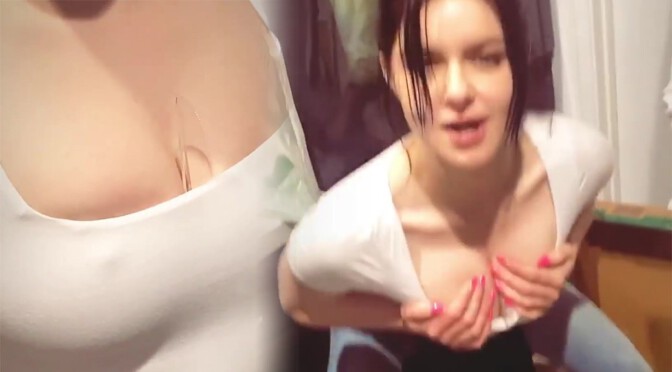 Ariel Winter – Sexy Braless Boobs