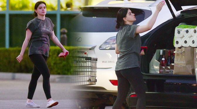 Ariel Winter – Sexy Ass in Black Leggings in Los Angeles