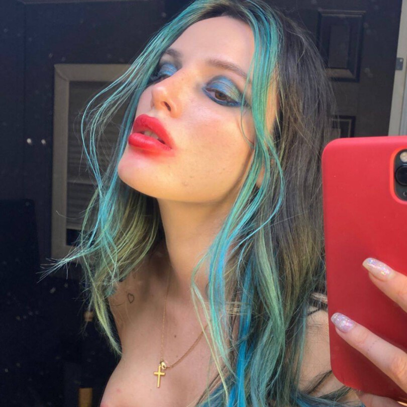 Bella Thorne Topless Selfie