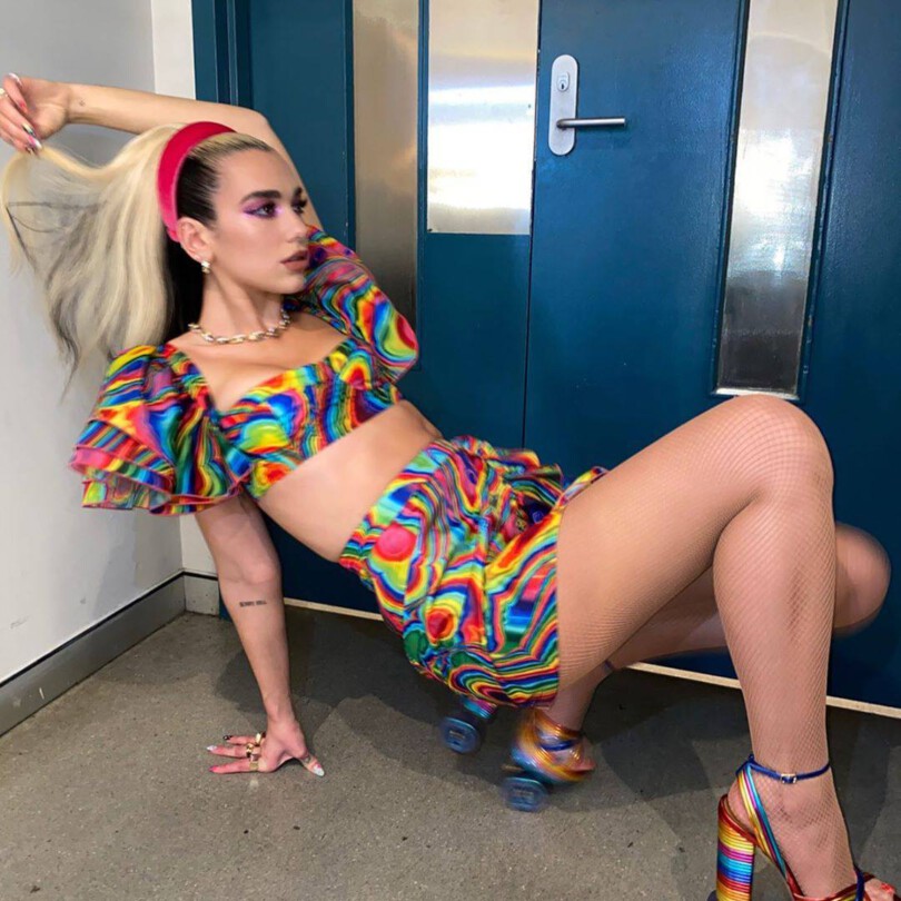 Dua Lipa Sexy Legs