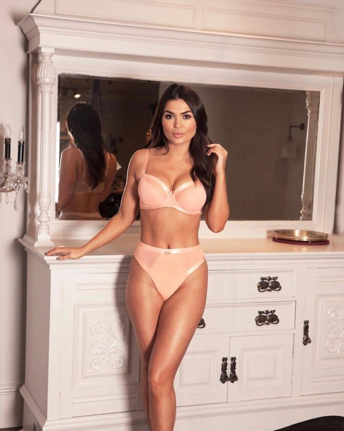 India Reynolds Sexy Lingerie