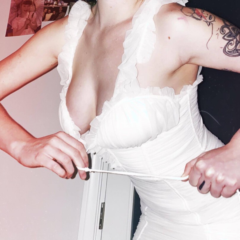 Ireland Baldwin Hot Boobs