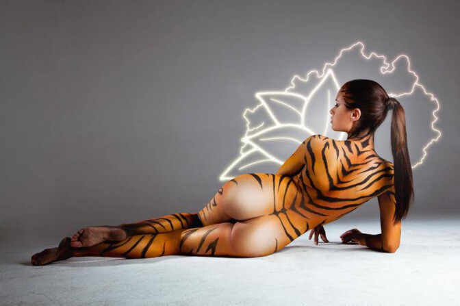 Leanna Decker Sexy Bodypaint