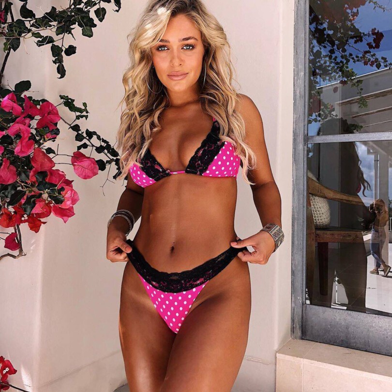 Michaela Wain Shows Her Fantastic Body Posing In Sexy Bikinis.
