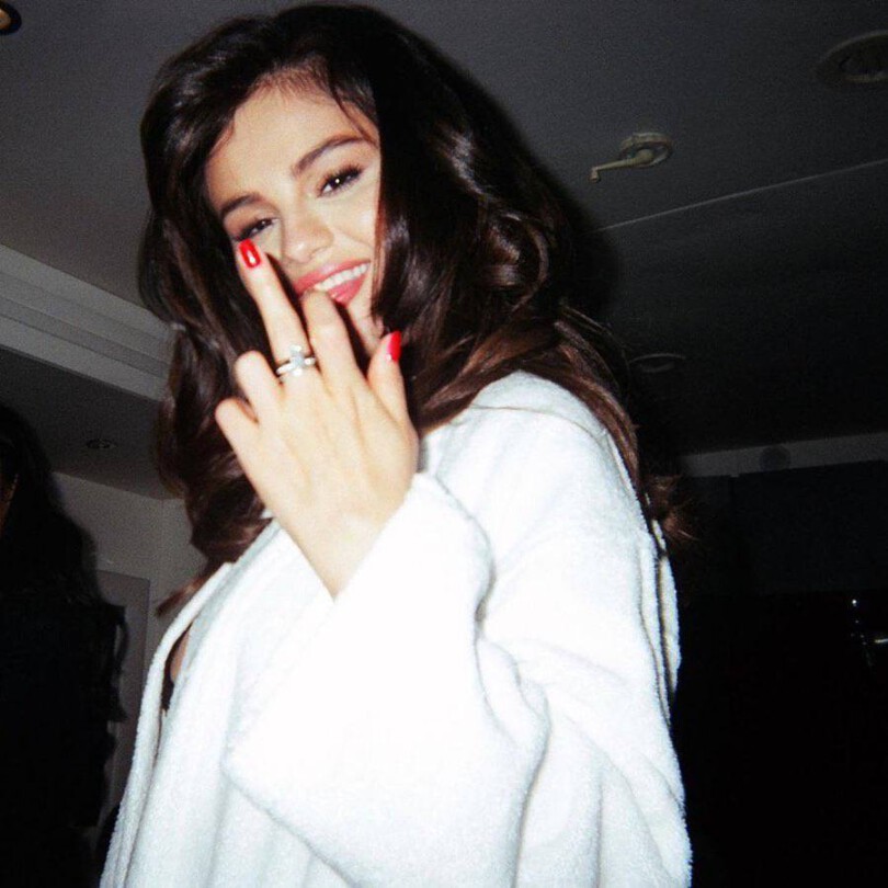 Selena Gomet Sexy