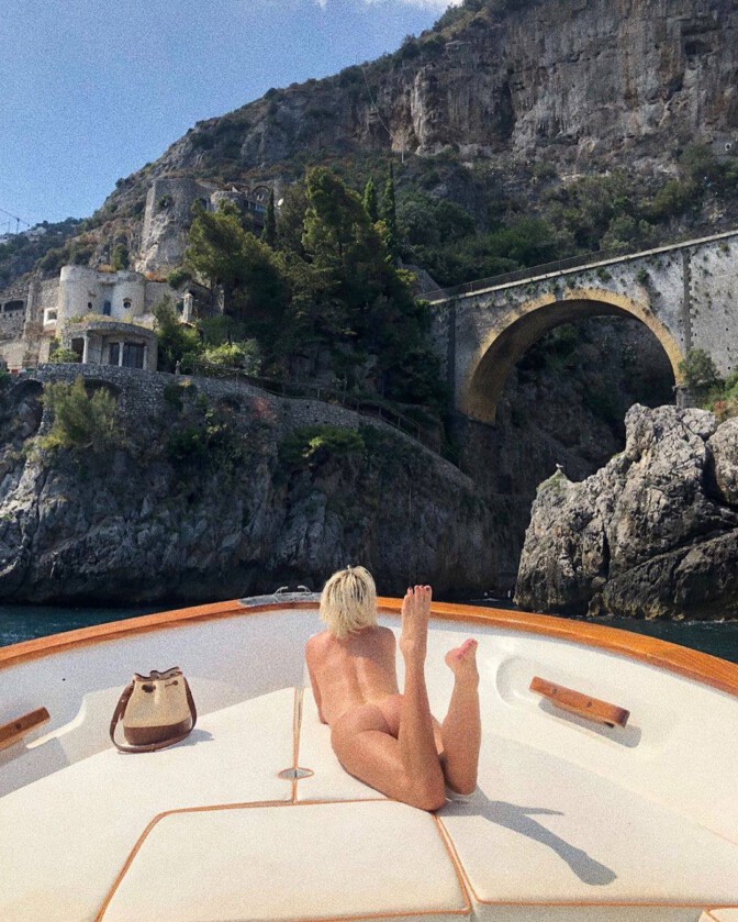 Caroline Vreeland Naked Ass