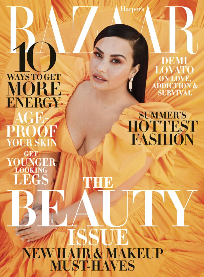 Demi Lovato Sexy Cleavage