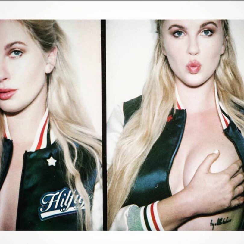 Ireland Baldwin Grabbing Her Boob