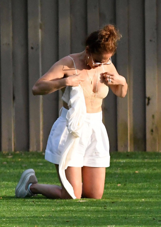 Jennifer Lopez Sexy In Bra